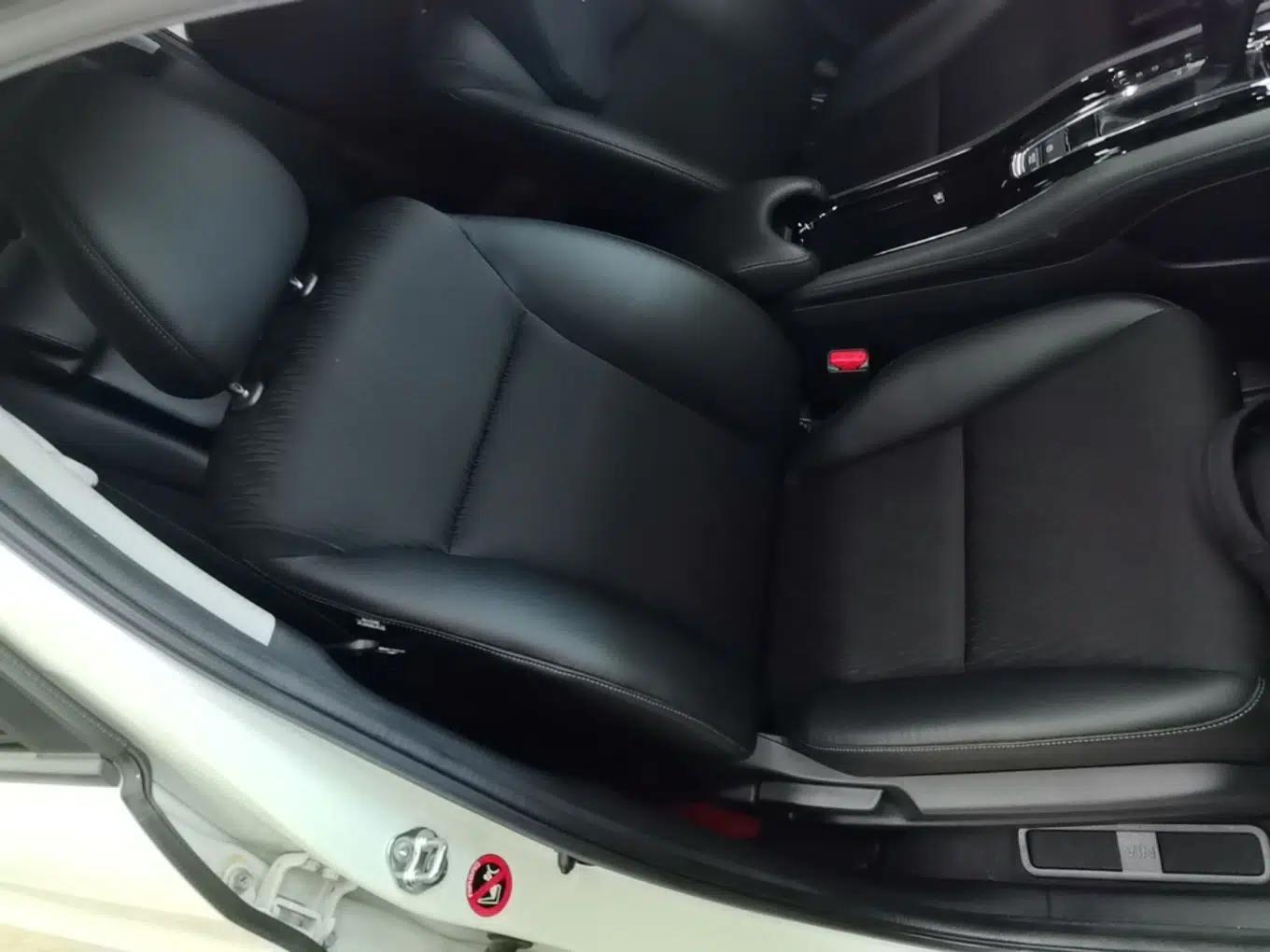 Used Honda Vezel 2020 1.5L CVT Pioneer Edition — миниатюра 28