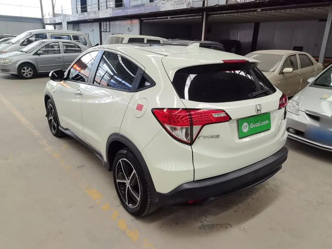 Used Honda Vezel 2020 1.5L CVT Pioneer Edition — миниатюра 4