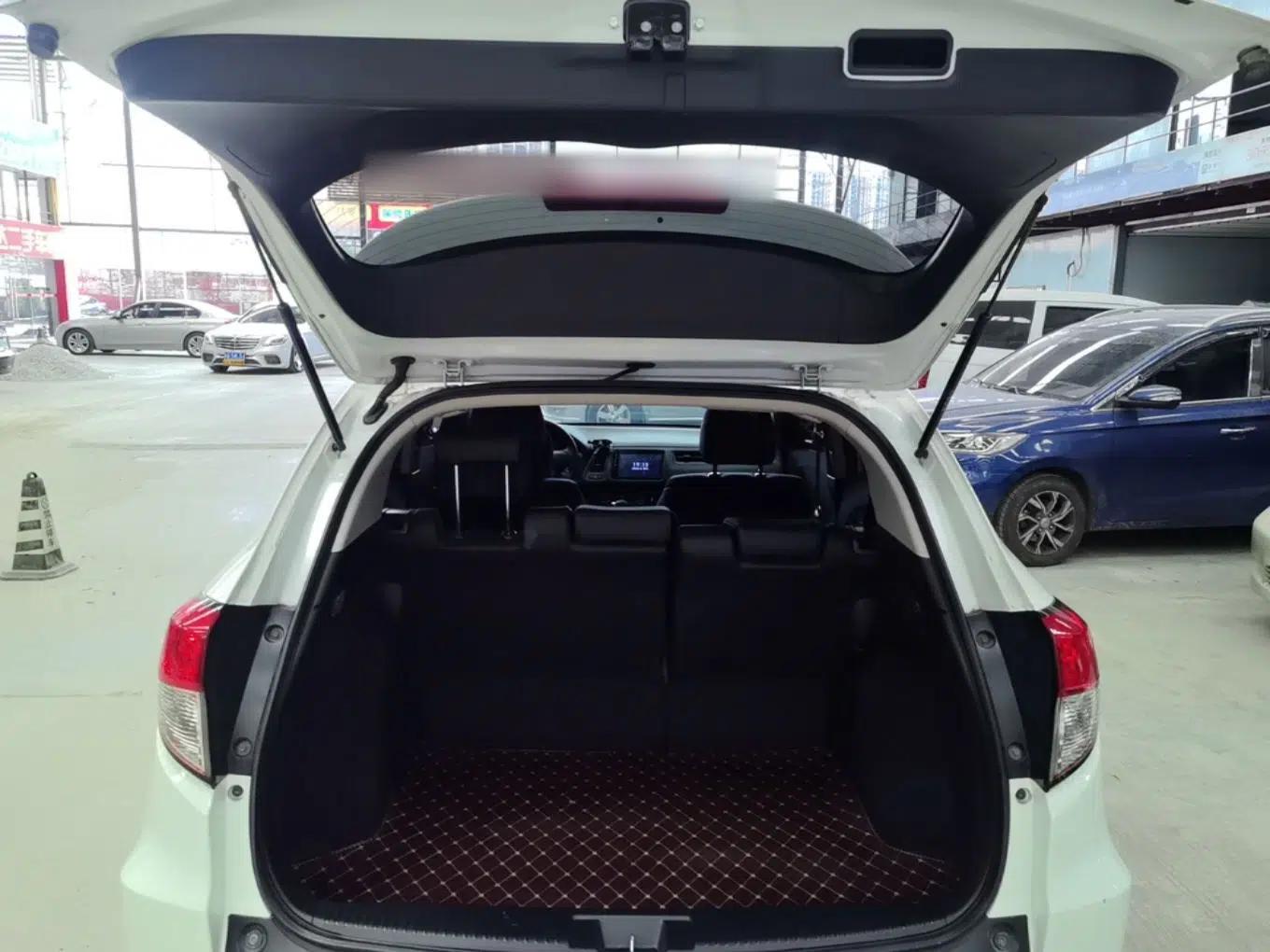Used Honda Vezel 2020 1.5L CVT Pioneer Edition — миниатюра 31