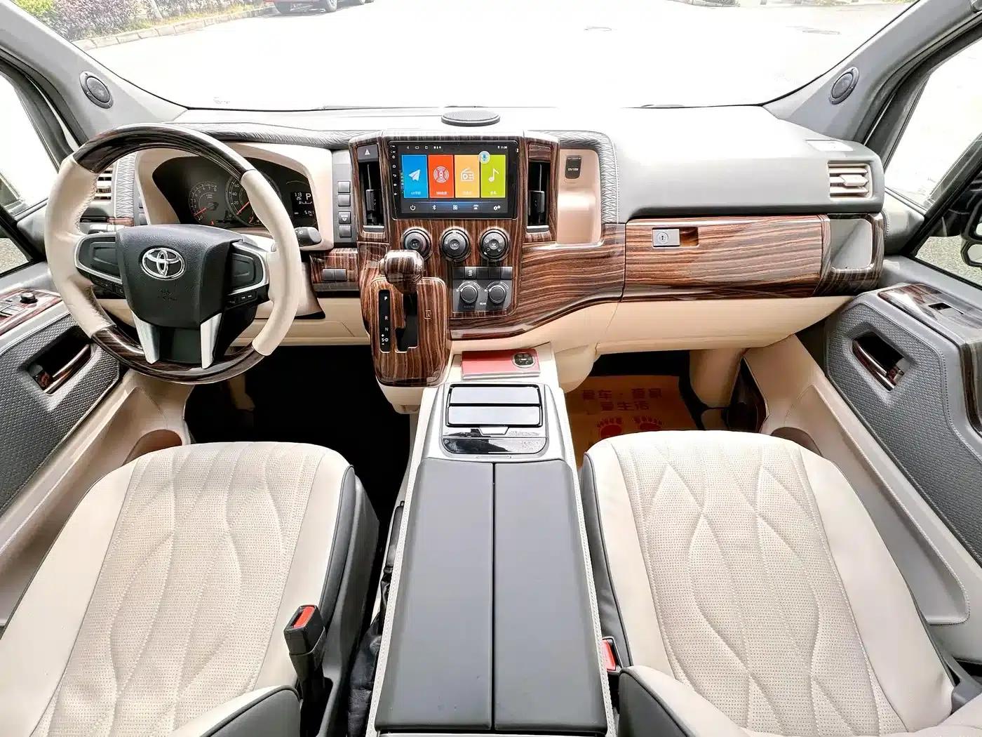 2024 HIACE 3.5L Automatic — миниатюра 4