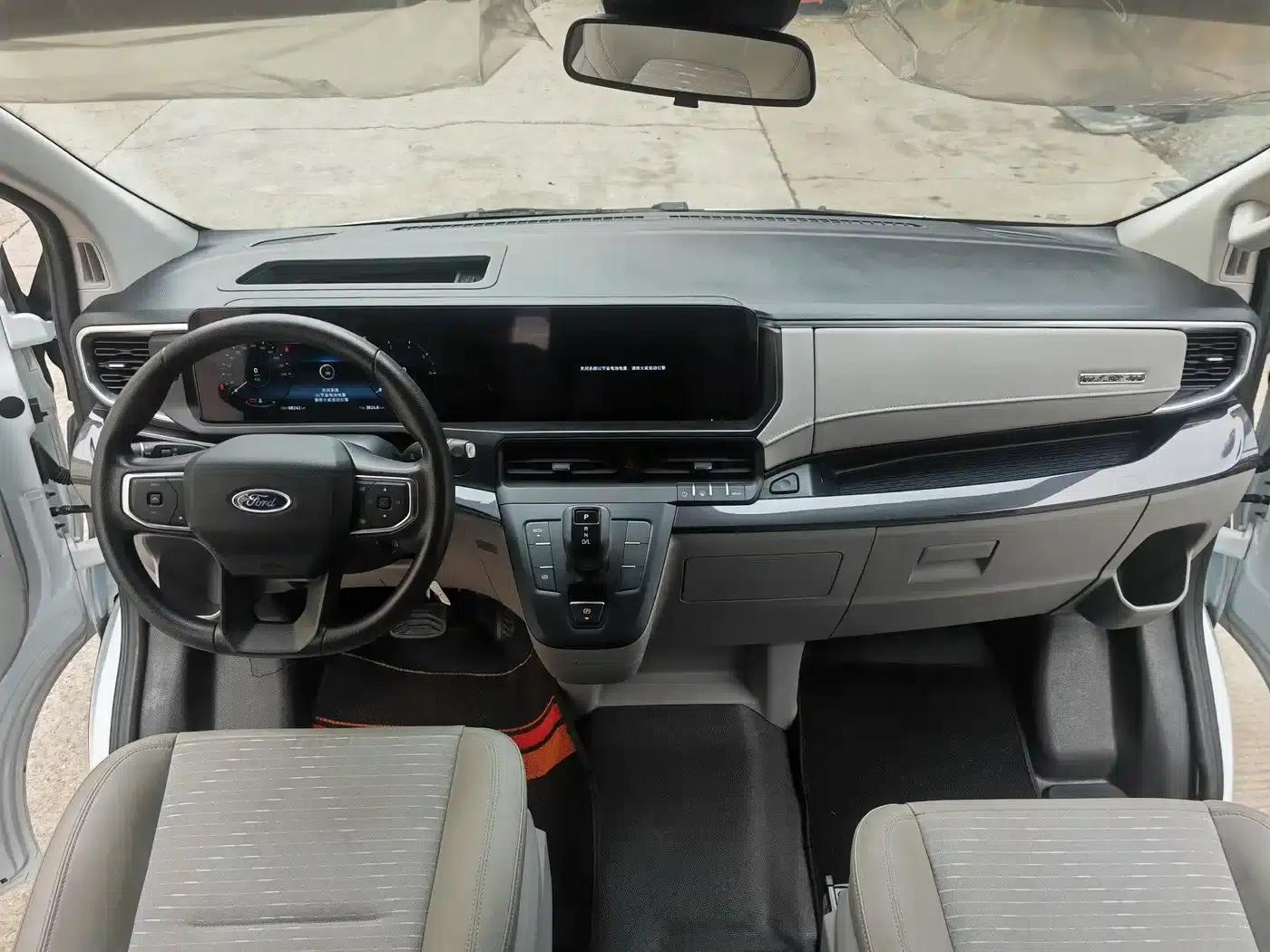 Ford Transit 2023 2.0T Diesel Automatic Commercial Vehicle, Mid-Wheelbase, Mid-Roof, 7/8/9 Seats — миниатюра 11