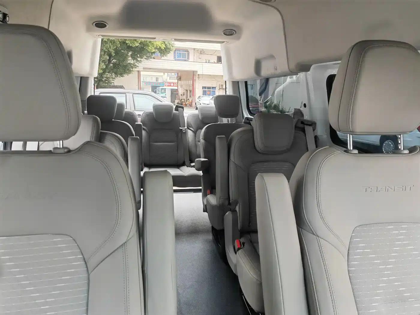 Ford Transit 2023 2.0T Diesel Automatic Commercial Vehicle, Mid-Wheelbase, Mid-Roof, 7/8/9 Seats — миниатюра 13
