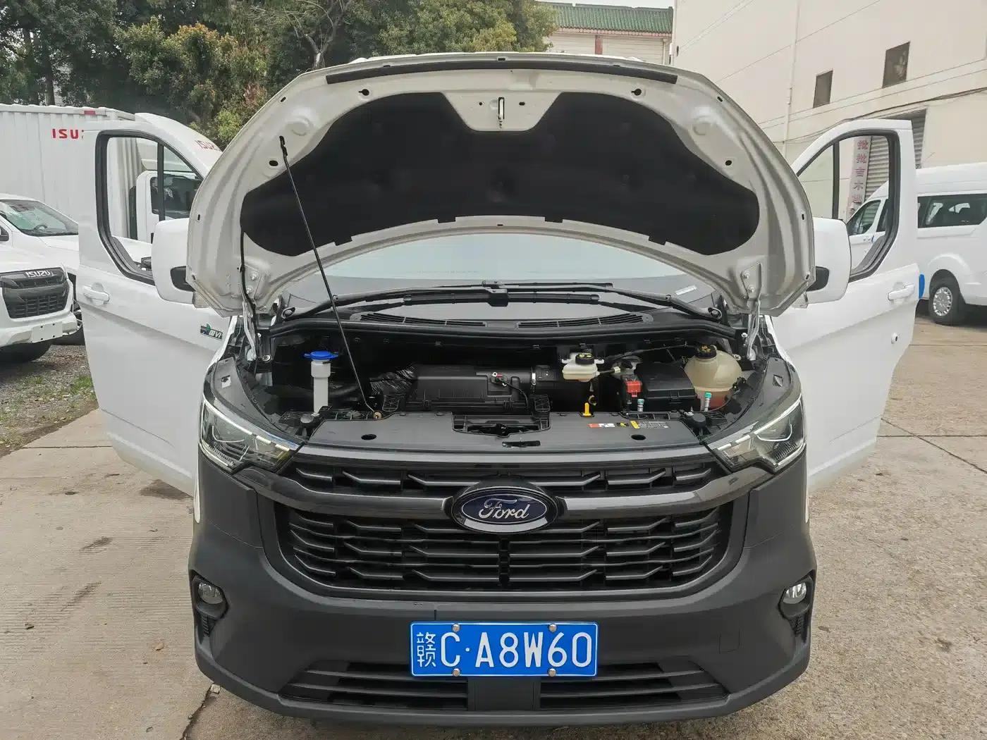 Ford Transit 2023 2.0T Diesel Automatic Commercial Vehicle, Mid-Wheelbase, Mid-Roof, 7/8/9 Seats — миниатюра 15