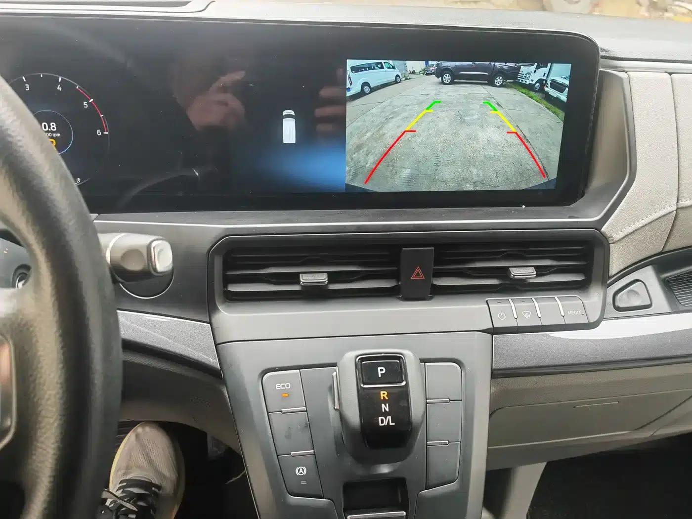 Ford Transit 2023 2.0T Diesel Automatic Commercial Vehicle, Mid-Wheelbase, Mid-Roof, 7/8/9 Seats — миниатюра 8