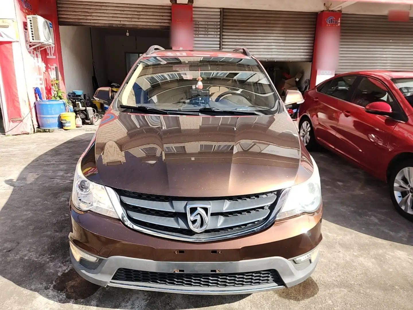 Used Baojun 730 2014 1.5L manual Comfort ESP version 7 seats — миниатюра 2