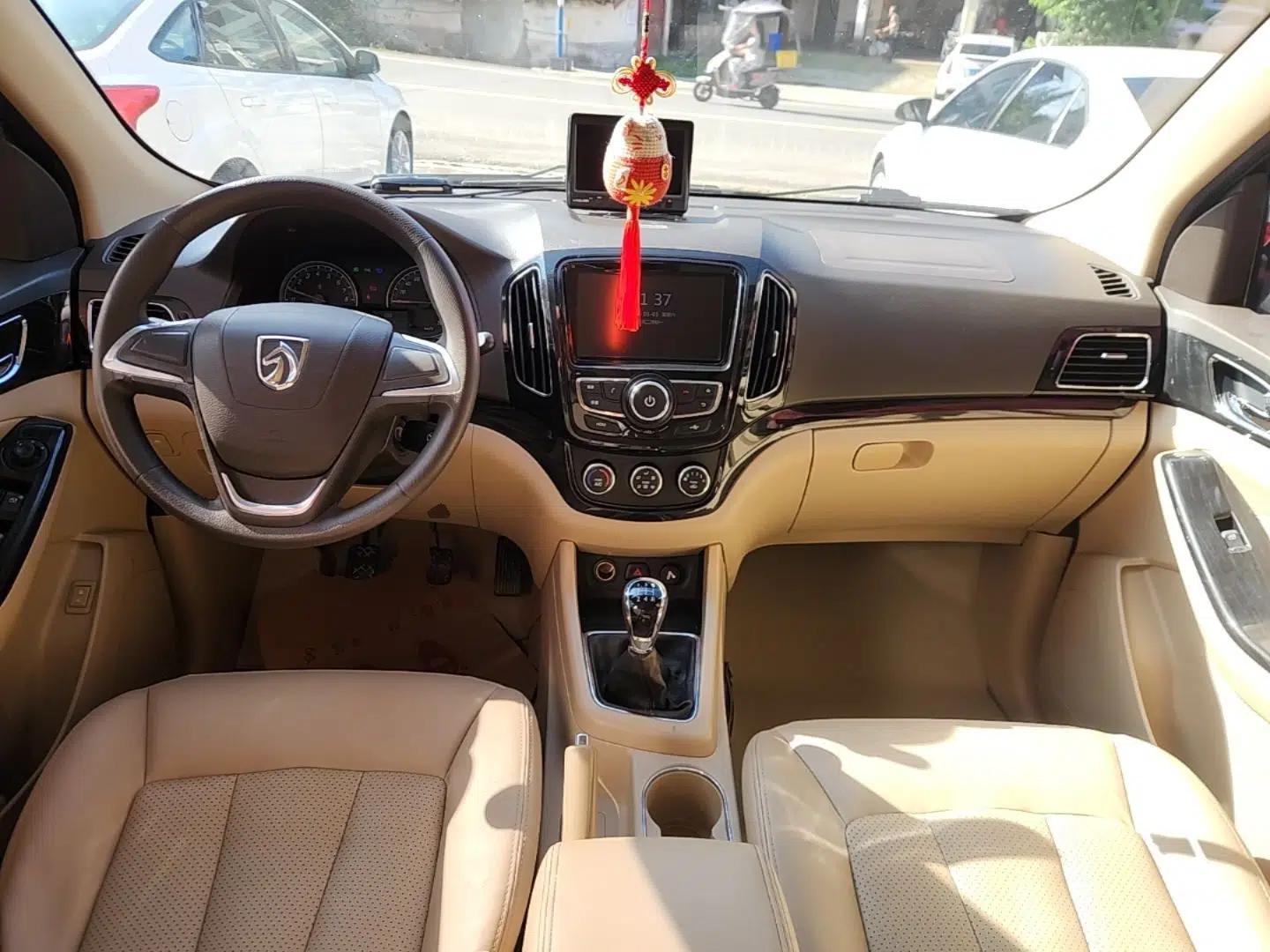 Used Baojun 730 2014 1.5L manual Comfort ESP version 7 seats — миниатюра 12
