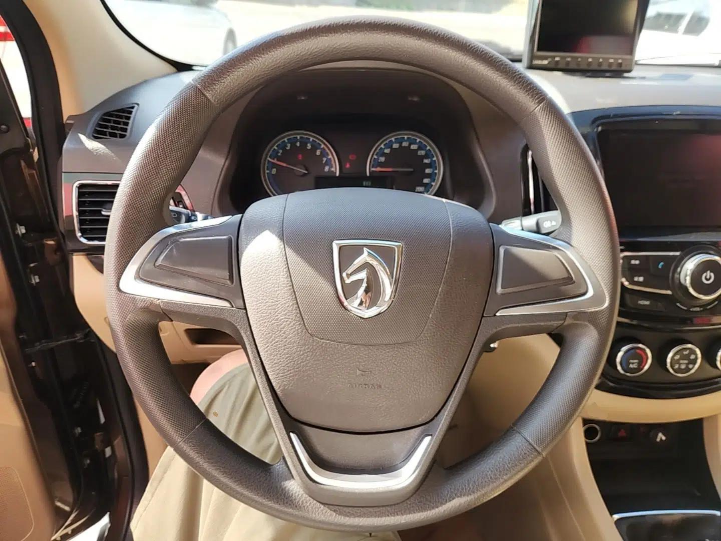 Used Baojun 730 2014 1.5L manual Comfort ESP version 7 seats — миниатюра 13