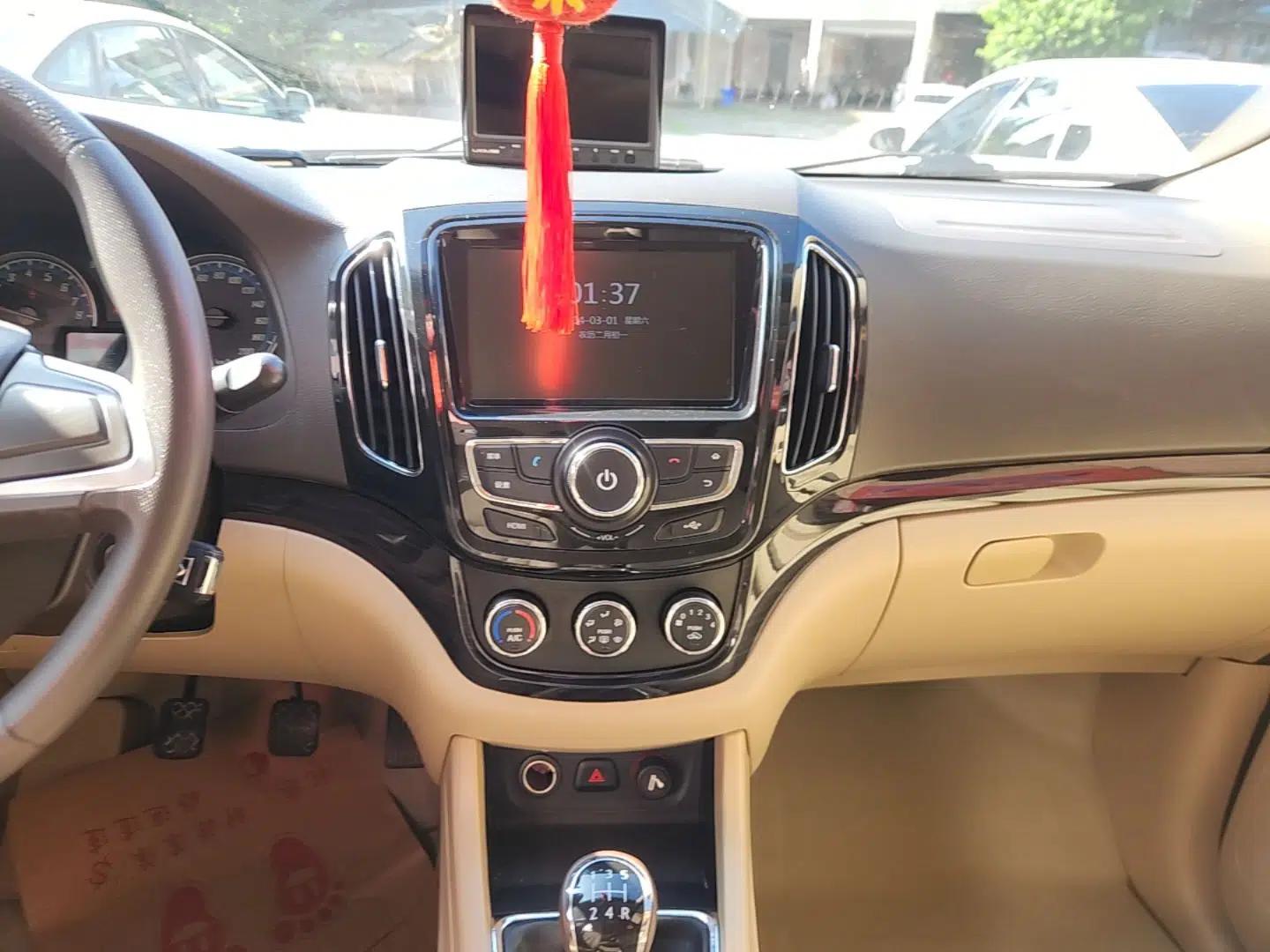Used Baojun 730 2014 1.5L manual Comfort ESP version 7 seats — миниатюра 15