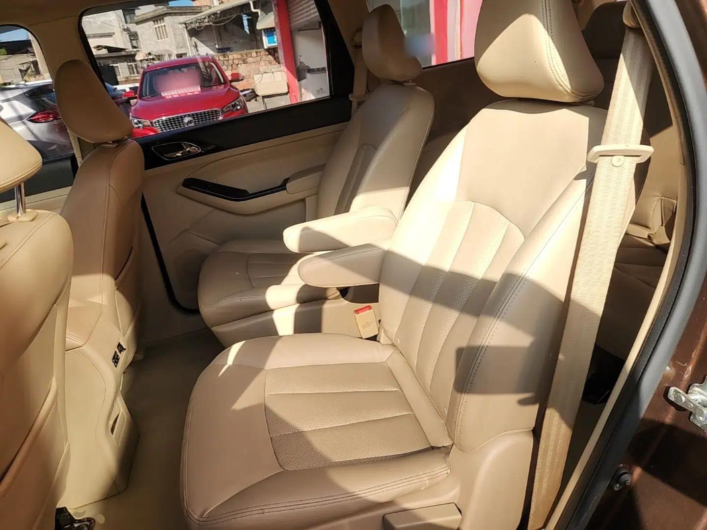 Used Baojun 730 2014 1.5L manual Comfort ESP version 7 seats — миниатюра 20