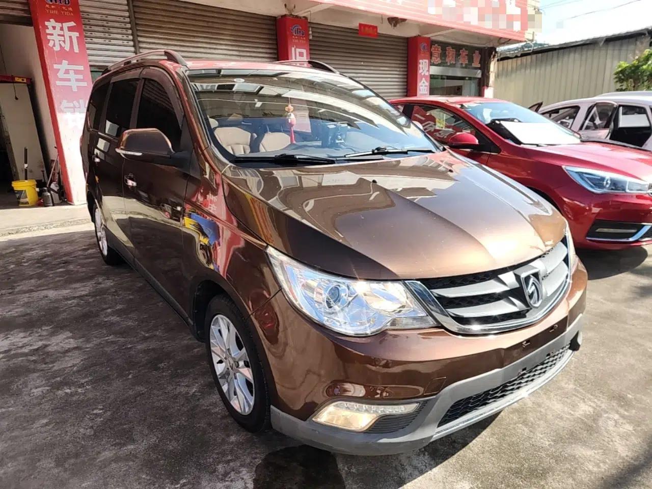 Used Baojun 730 2014 1.5L manual Comfort ESP version 7 seats — миниатюра 3