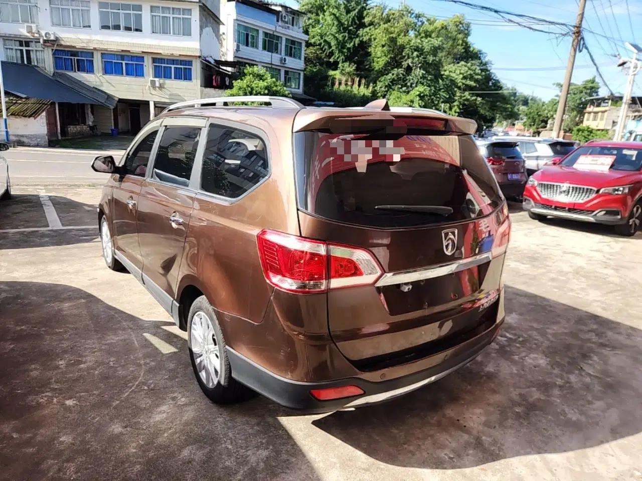 Used Baojun 730 2014 1.5L manual Comfort ESP version 7 seats — миниатюра 4