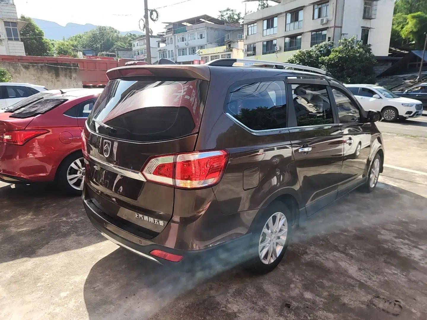Used Baojun 730 2014 1.5L manual Comfort ESP version 7 seats — миниатюра 6