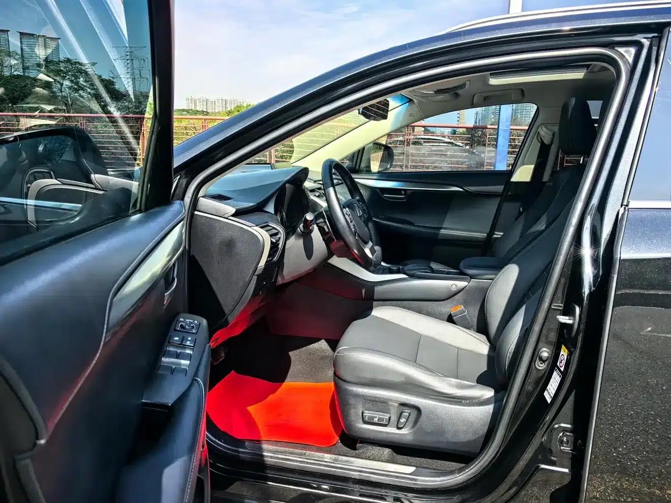 Lexus NX 2015 200t AWD Sport Edition — миниатюра 6