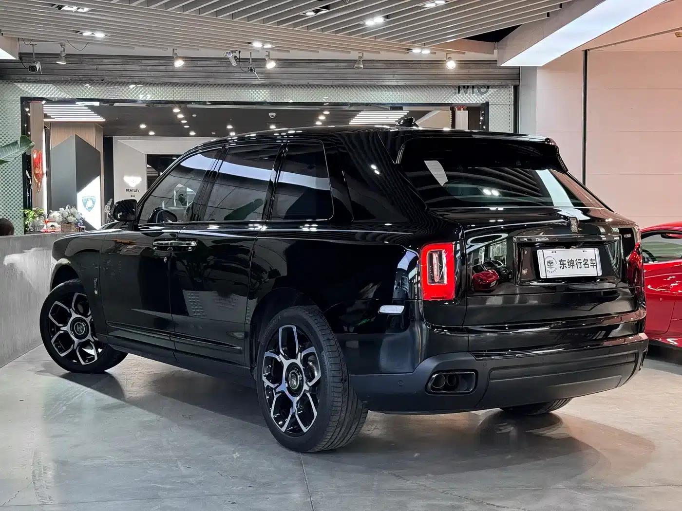 2020 Cullinan Black Badge — миниатюра 5