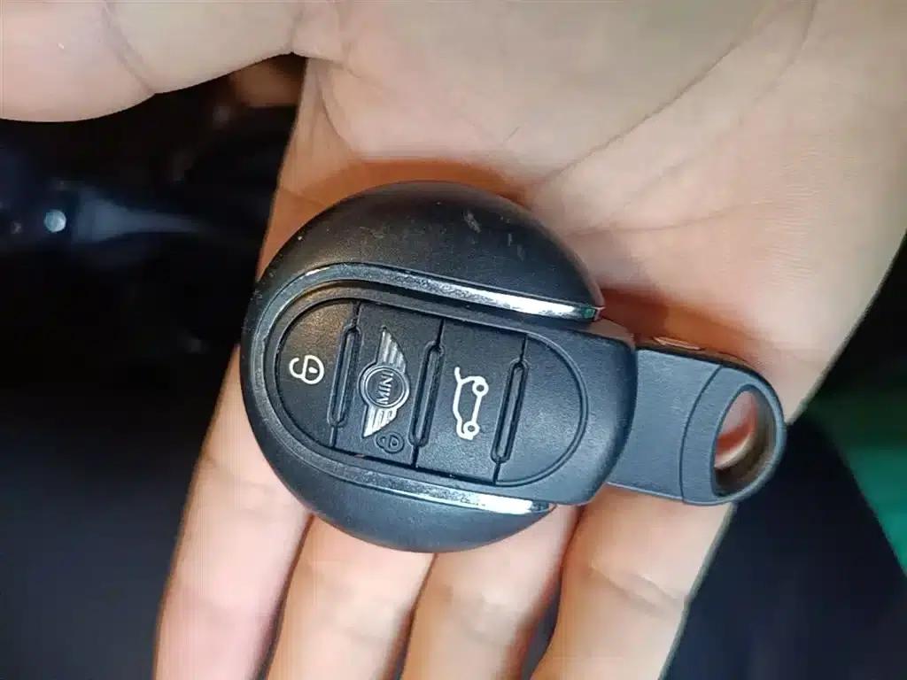 2014 MINI 1.2T ONE — миниатюра 9