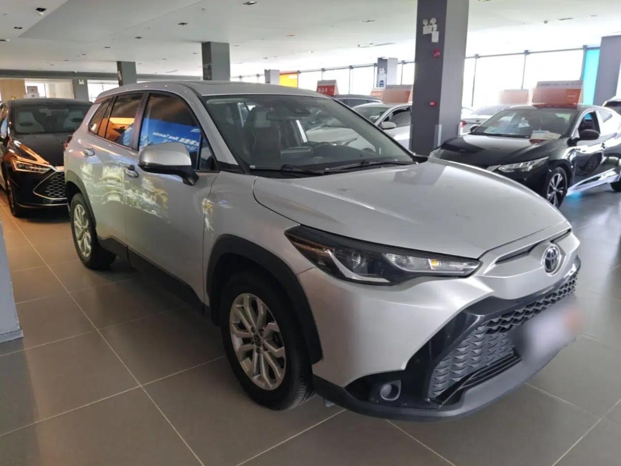Used Toyota FRONTLANDER 2022 2.0L CVT Leading Edition — миниатюра 3
