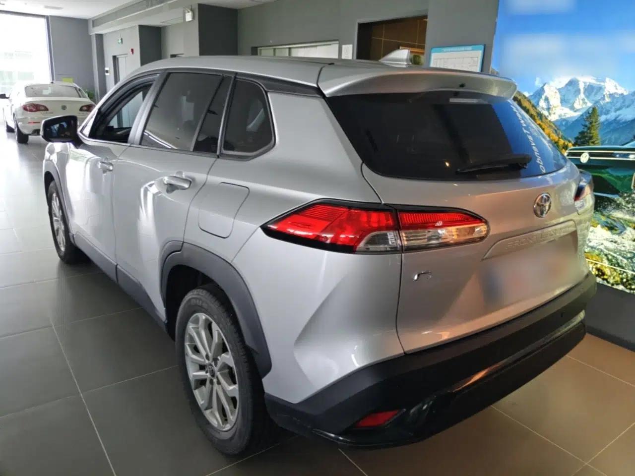 Used Toyota FRONTLANDER 2022 2.0L CVT Leading Edition — миниатюра 4