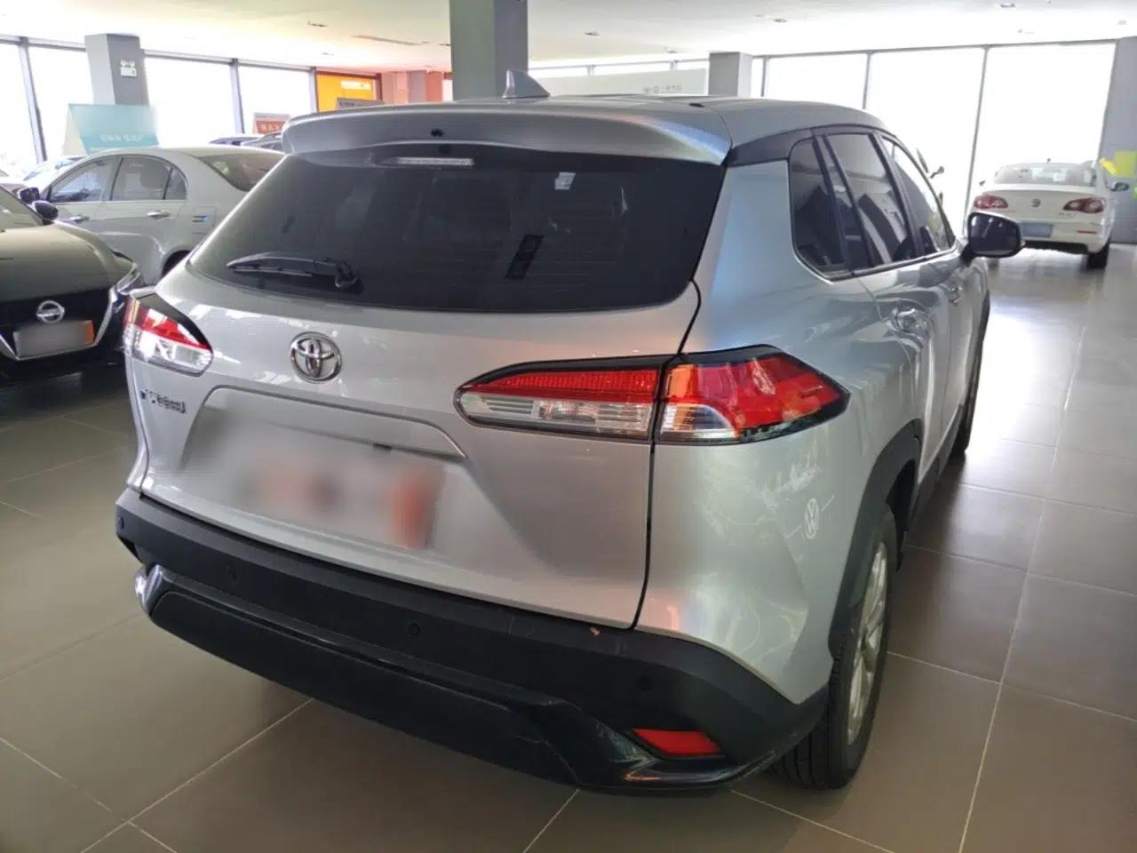 Used Toyota FRONTLANDER 2022 2.0L CVT Leading Edition — миниатюра 6
