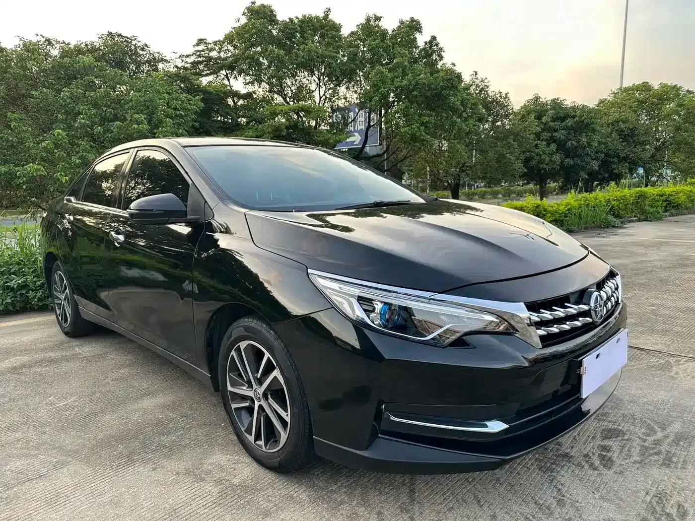 Venucia D60 2018 1.6L CVT Intelligent Elite Edition — миниатюра 3