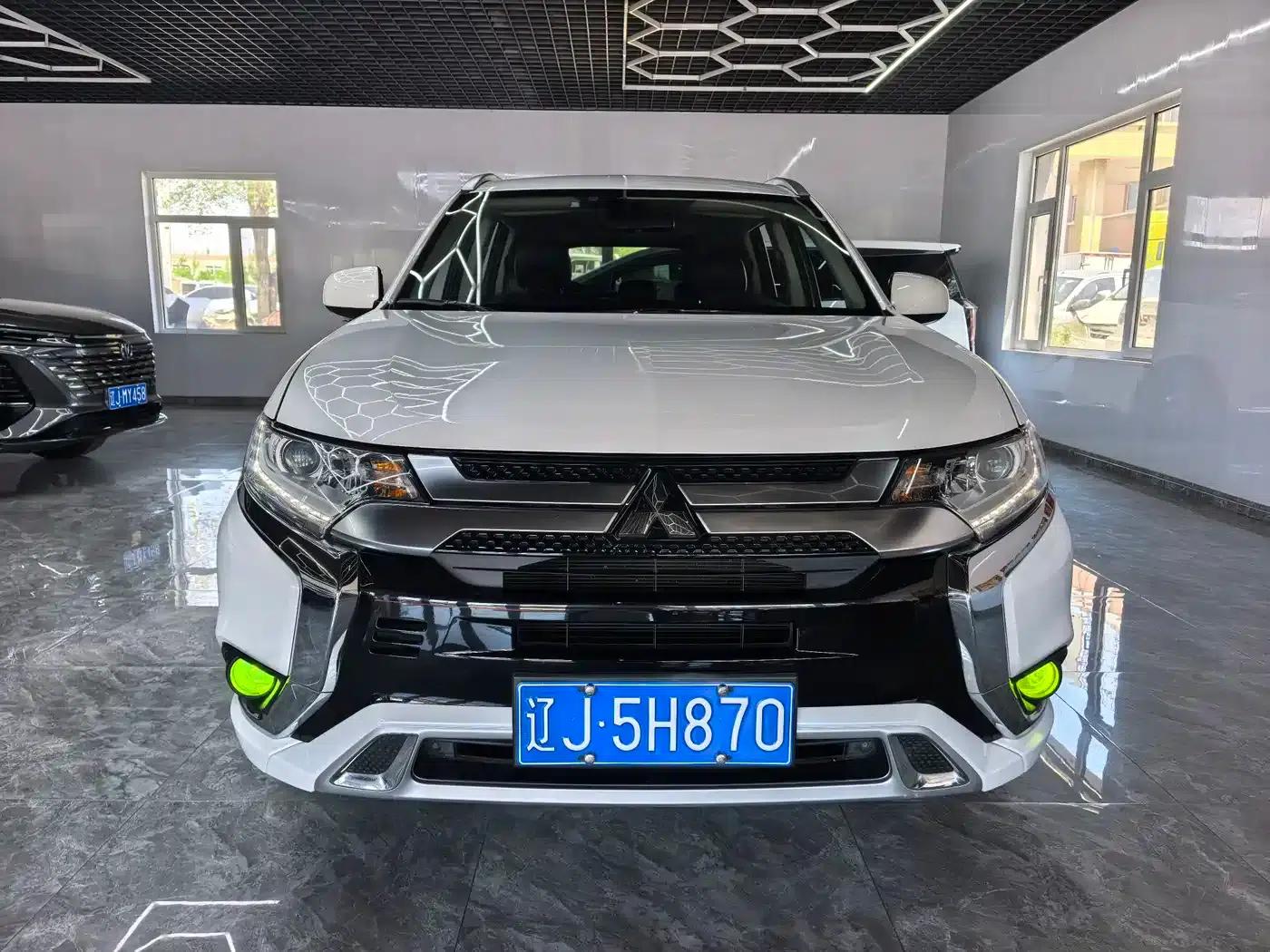 Outlander 2021 2.0L 2WD Comfortline 5-seater — миниатюра 1