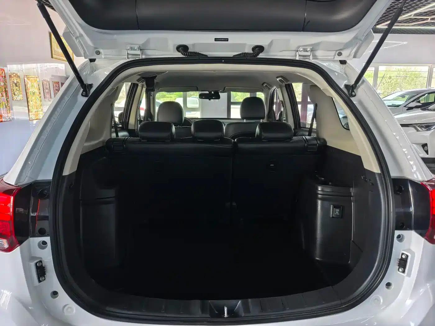 Outlander 2021 2.0L 2WD Comfortline 5-seater — миниатюра 14