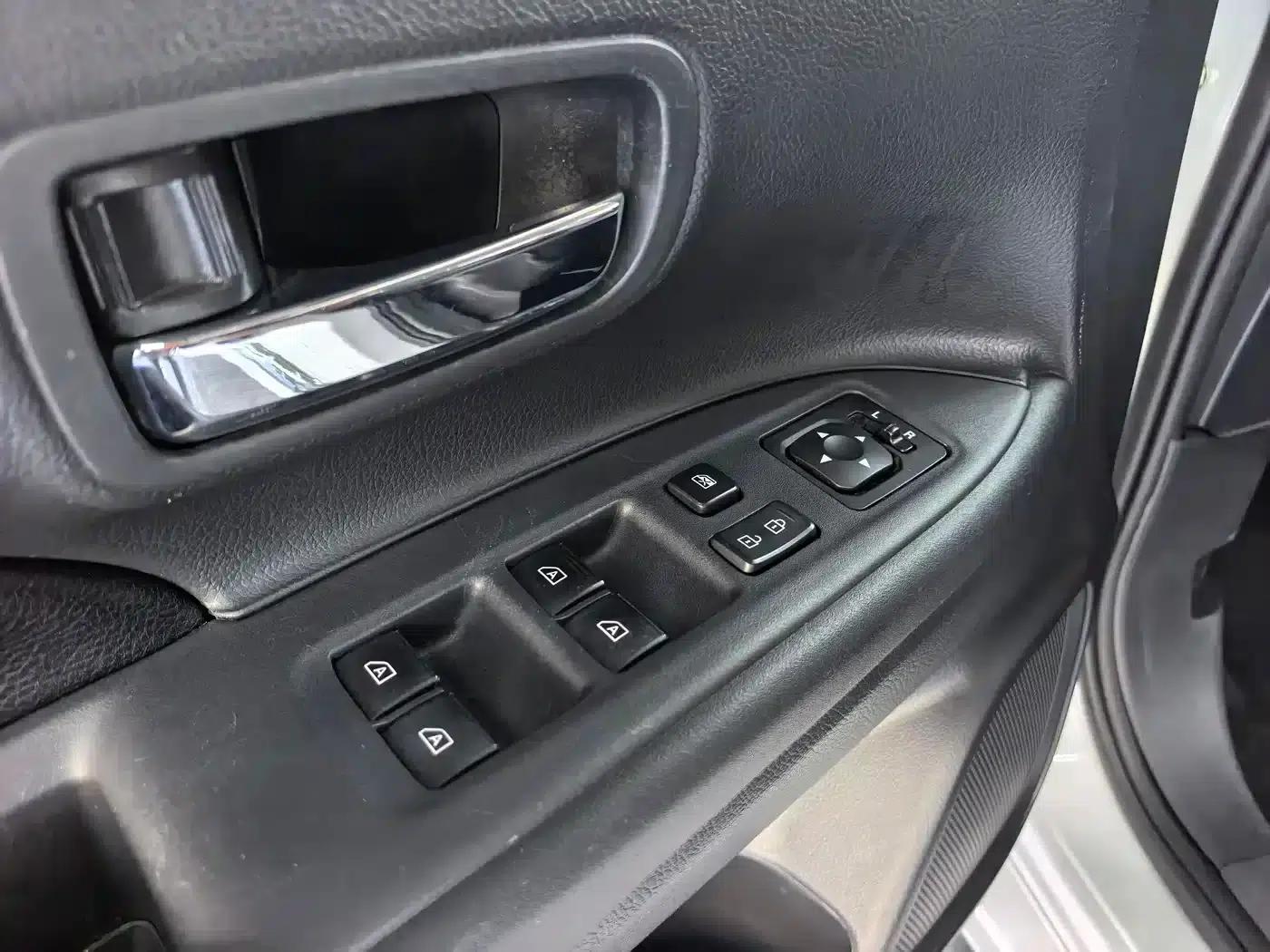 Outlander 2021 2.0L 2WD Comfortline 5-seater — миниатюра 15