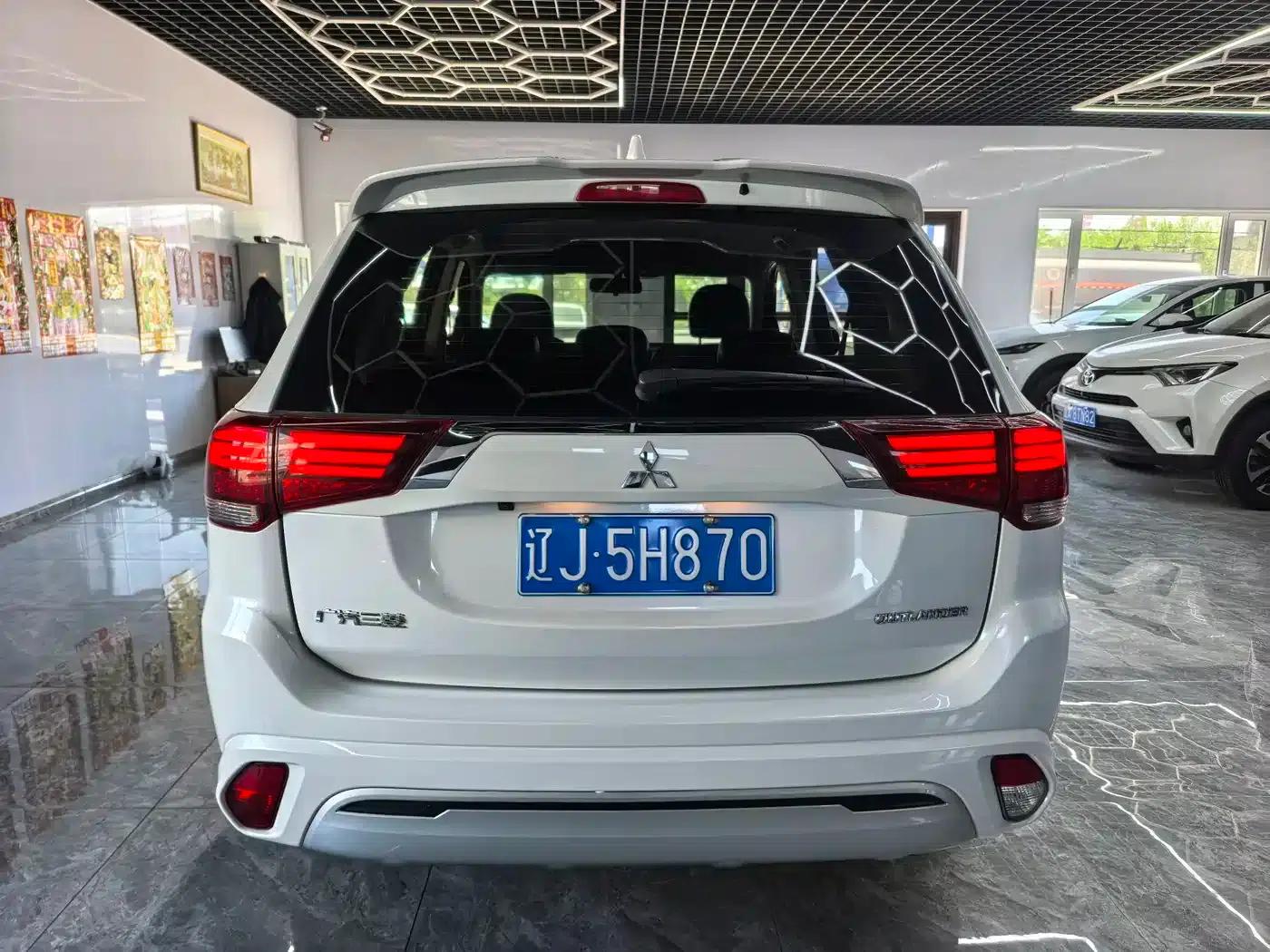 Outlander 2021 2.0L 2WD Comfortline 5-seater — миниатюра 6