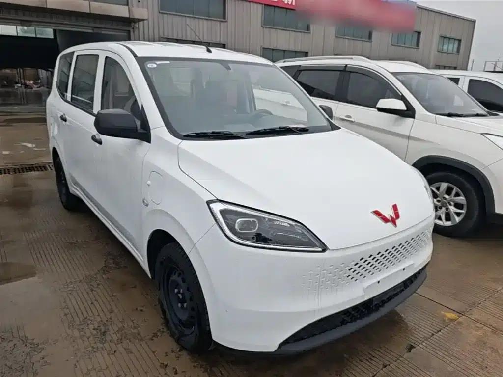 Wuling Hongguang New Energy 2025 Range-Extended Hybrid 50km Standard Edition — миниатюра 4