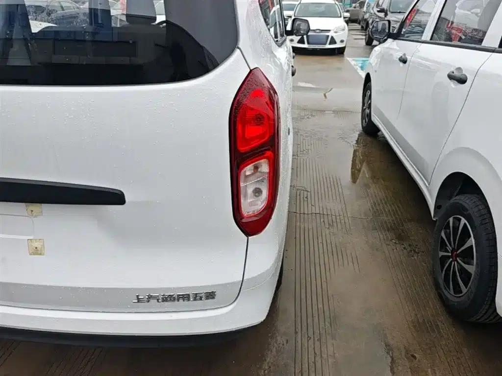 Wuling Hongguang New Energy 2025 Range-Extended Hybrid 50km Standard Edition — миниатюра 8
