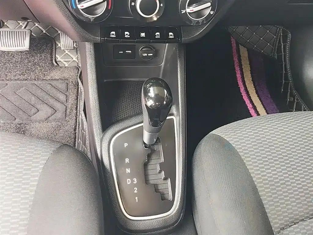 2017 Hyundai Reina 1.4L Automatic Premium Edition (China VI Emission Standard) — миниатюра 14