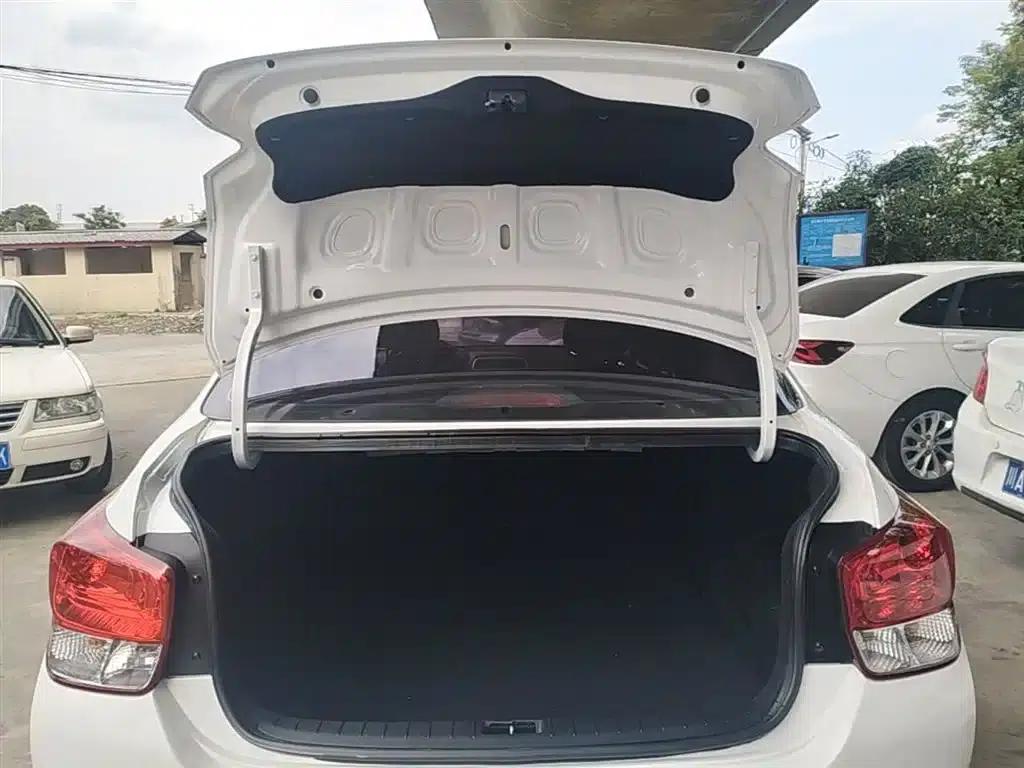 2017 Hyundai Reina 1.4L Automatic Premium Edition (China VI Emission Standard) — миниатюра 19