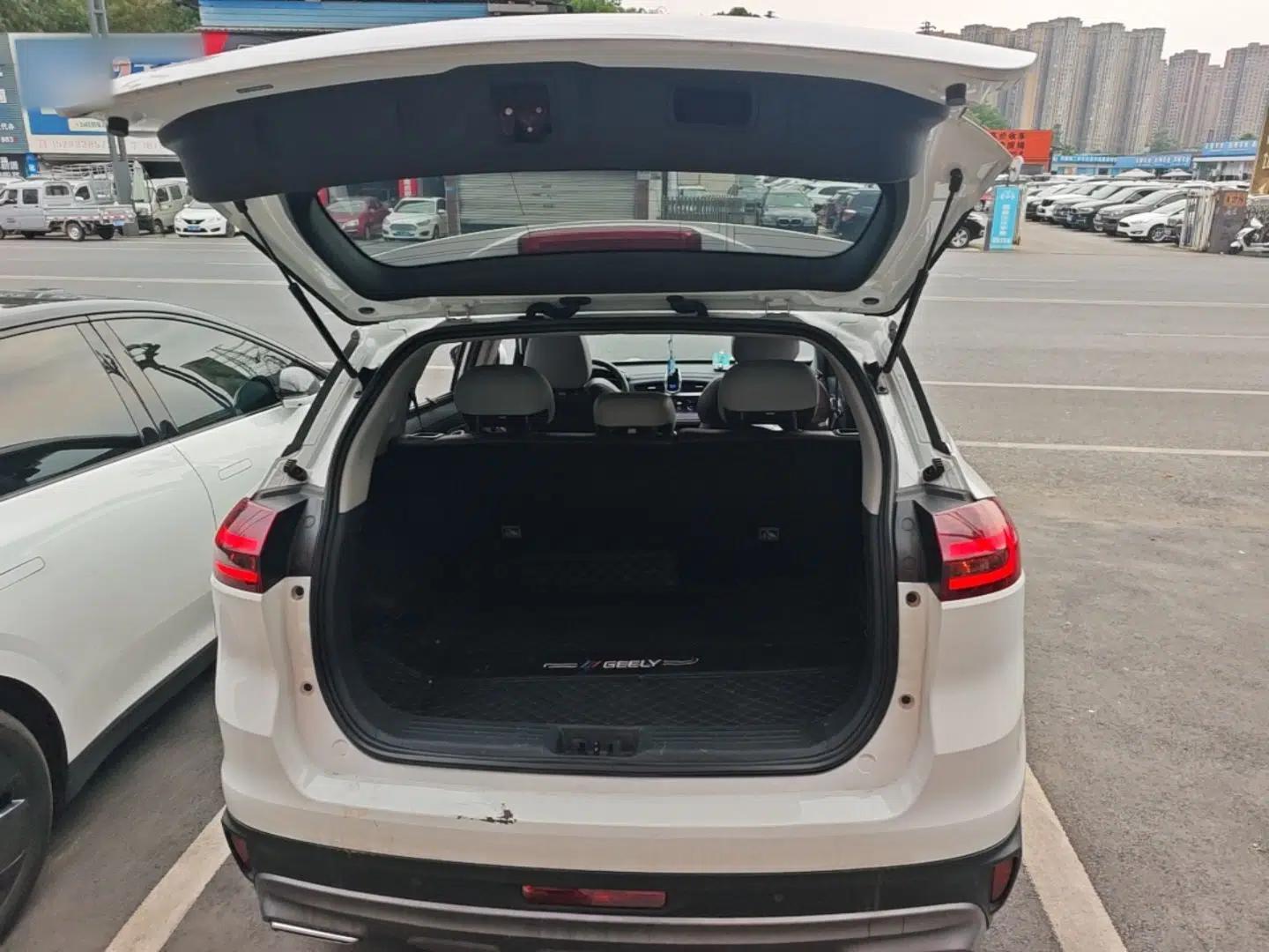 Used Geely Auto Emgrand X7 Sport 2022 1.8TD DCT Zhiya Trim — миниатюра 22
