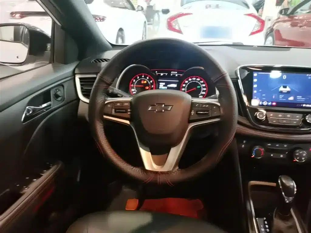 Chevrolet Cruze 2020 Mild Hybrid RS 330T Automatic Comfort Edition — миниатюра 11