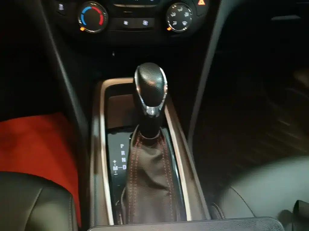 Chevrolet Cruze 2020 Mild Hybrid RS 330T Automatic Comfort Edition — миниатюра 14