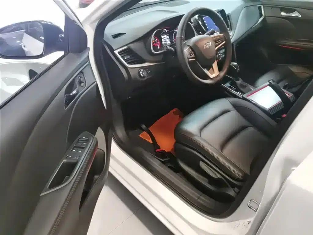 Chevrolet Cruze 2020 Mild Hybrid RS 330T Automatic Comfort Edition — миниатюра 16
