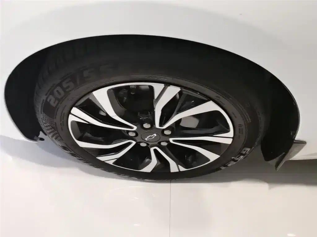 Chevrolet Cruze 2020 Mild Hybrid RS 330T Automatic Comfort Edition — миниатюра 23
