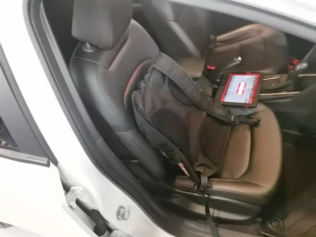 Chevrolet Cruze 2020 Mild Hybrid RS 330T Automatic Comfort Edition — миниатюра 25