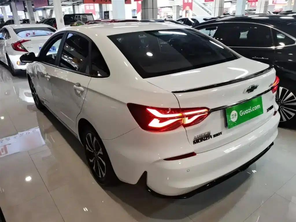 Chevrolet Cruze 2020 Mild Hybrid RS 330T Automatic Comfort Edition — миниатюра 5