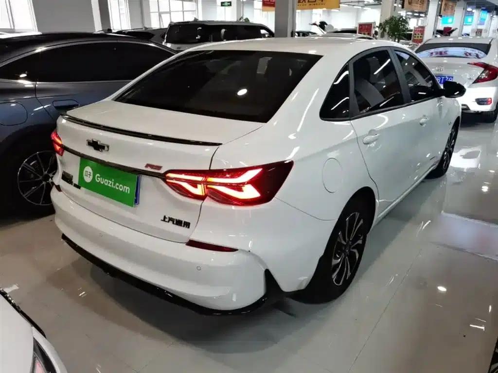 Chevrolet Cruze 2020 Mild Hybrid RS 330T Automatic Comfort Edition — миниатюра 7