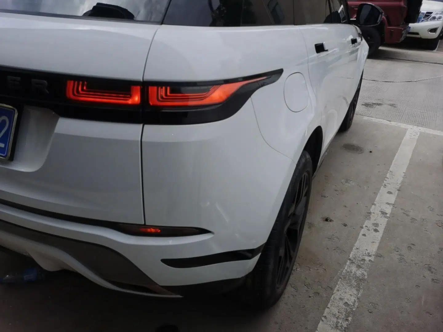 Used Land Rover Range Evoque 2020 249 PS R-DYNAMIC S Sport Edition — миниатюра 9