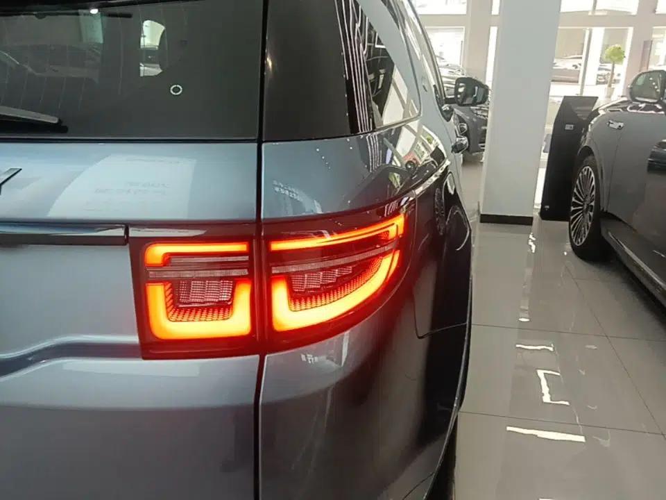 Used Land Rover Discovery Sport 2022 249 PS R-Dynamic S Performance Edition 5 Seats — миниатюра 9