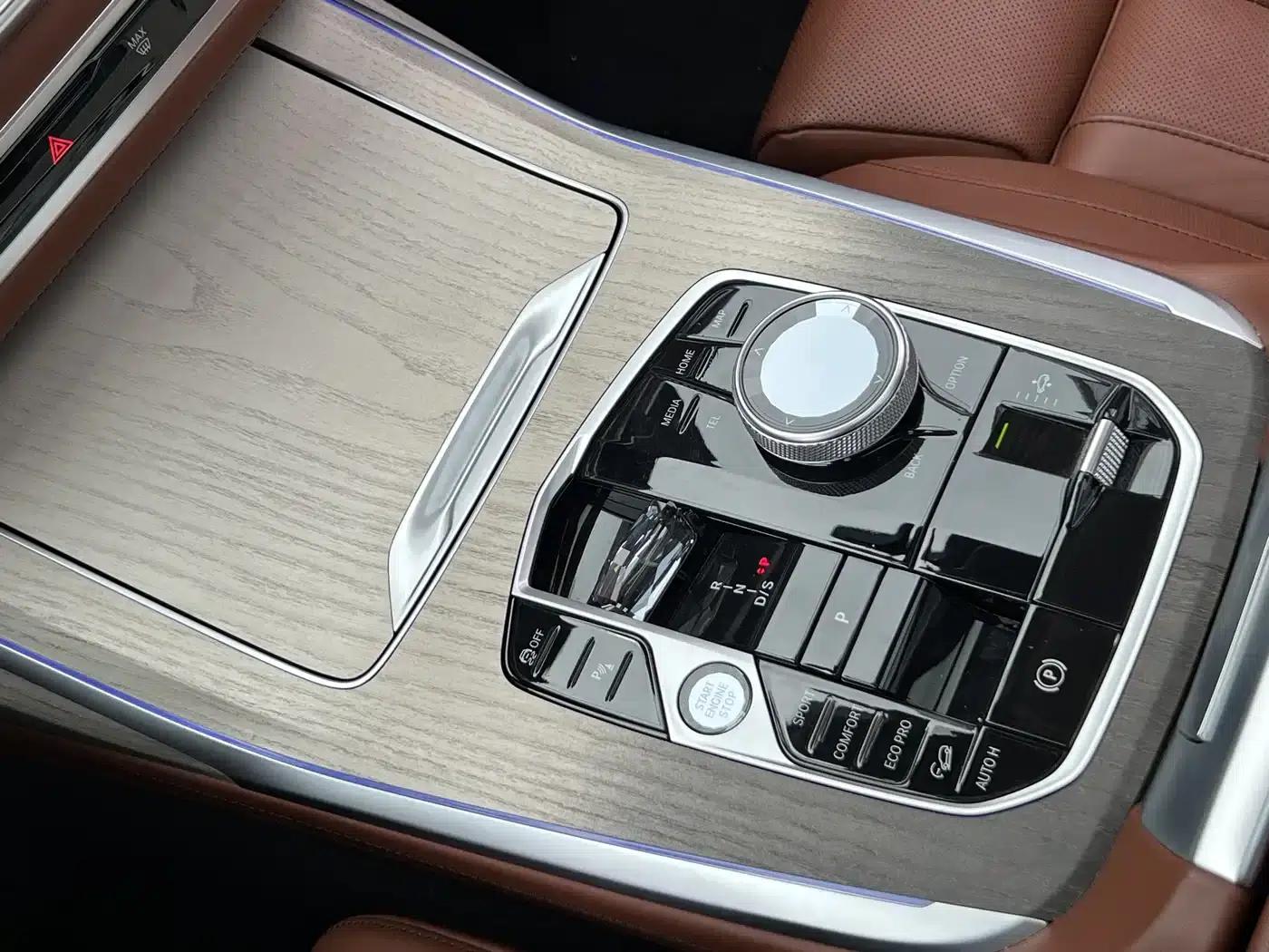 2023 BMW X7 xDrive40i Executive M Sport Package — миниатюра 18