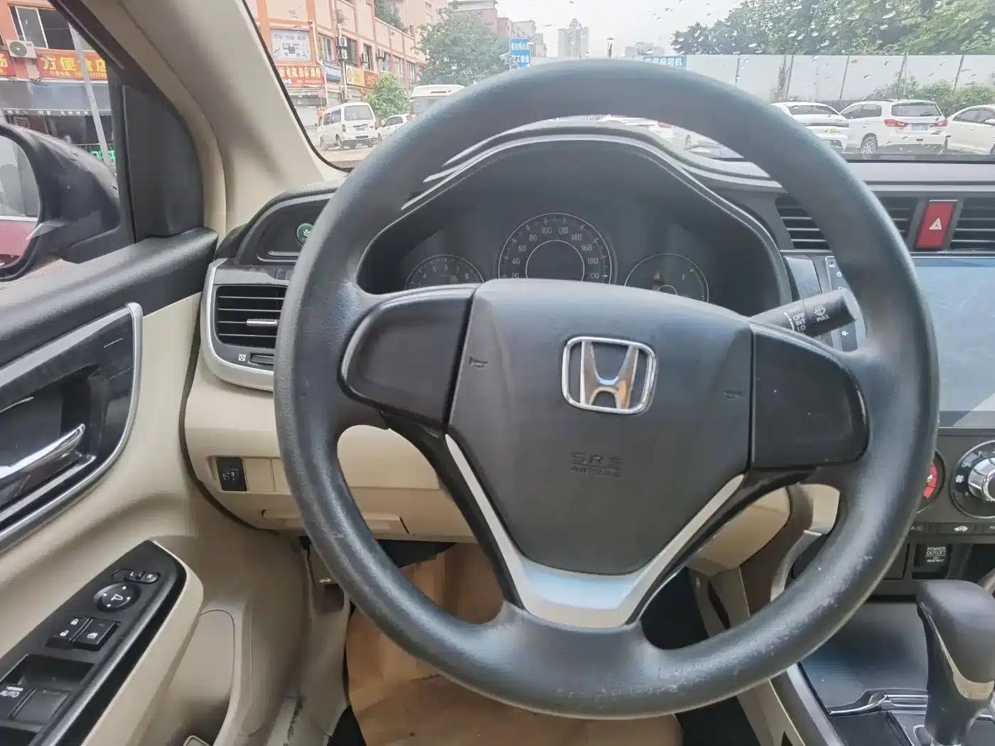 Honda Crider 2013 1.8L Automatic Comfort Edition — миниатюра 15