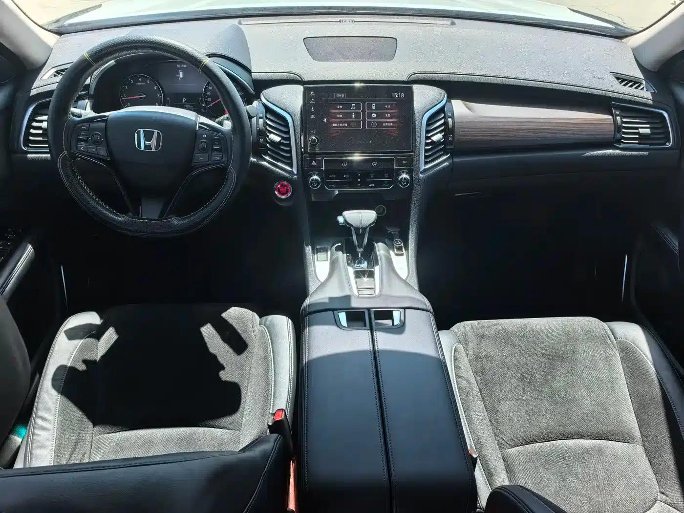 2017 Honda Avancier 240TURBO 2WD Elite Edition — миниатюра 6