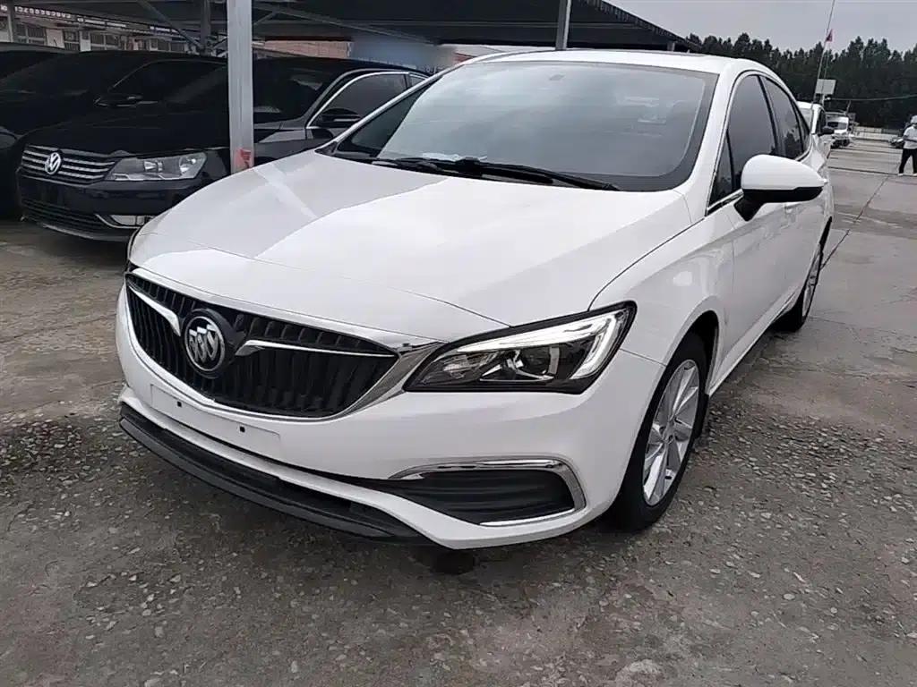 Buick Verano 2018 Sedan 15S Automatic Entry-Level — миниатюра 2