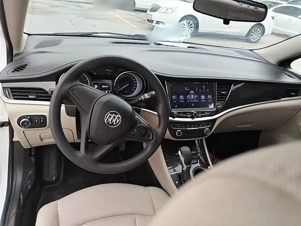 Buick Verano 2018 Sedan 15S Automatic Entry-Level — миниатюра 10
