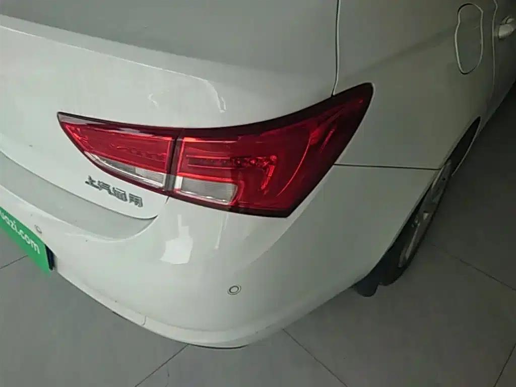 Buick Verano 2018 Sedan 15S Automatic Leading Edition — миниатюра 8