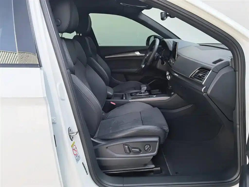 Audi Q5L Sportback 2022 Facelift 45 TFSI Luxury — миниатюра 23
