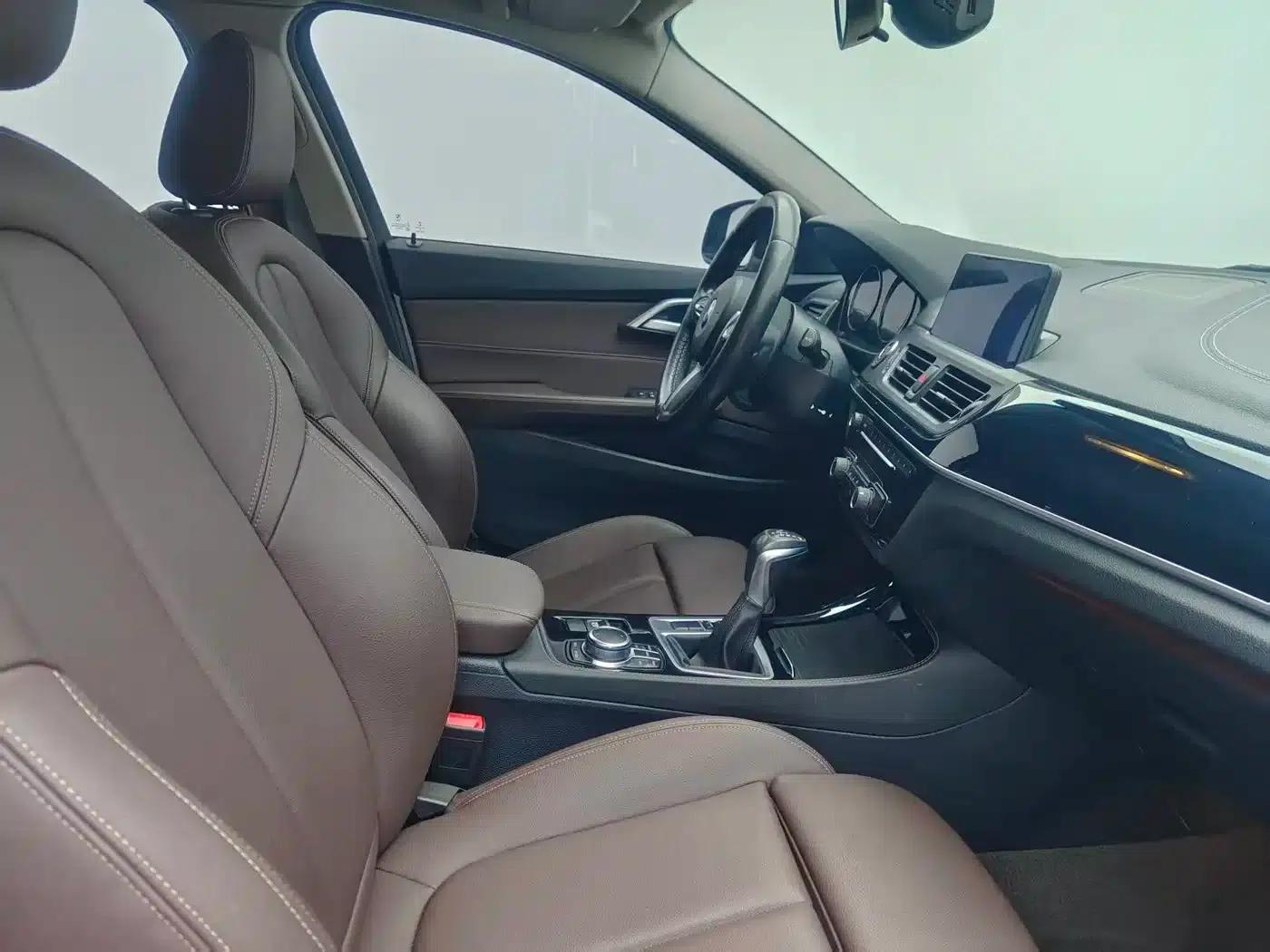 2019 BMW 1 Series 118i M Sport Package — миниатюра 12