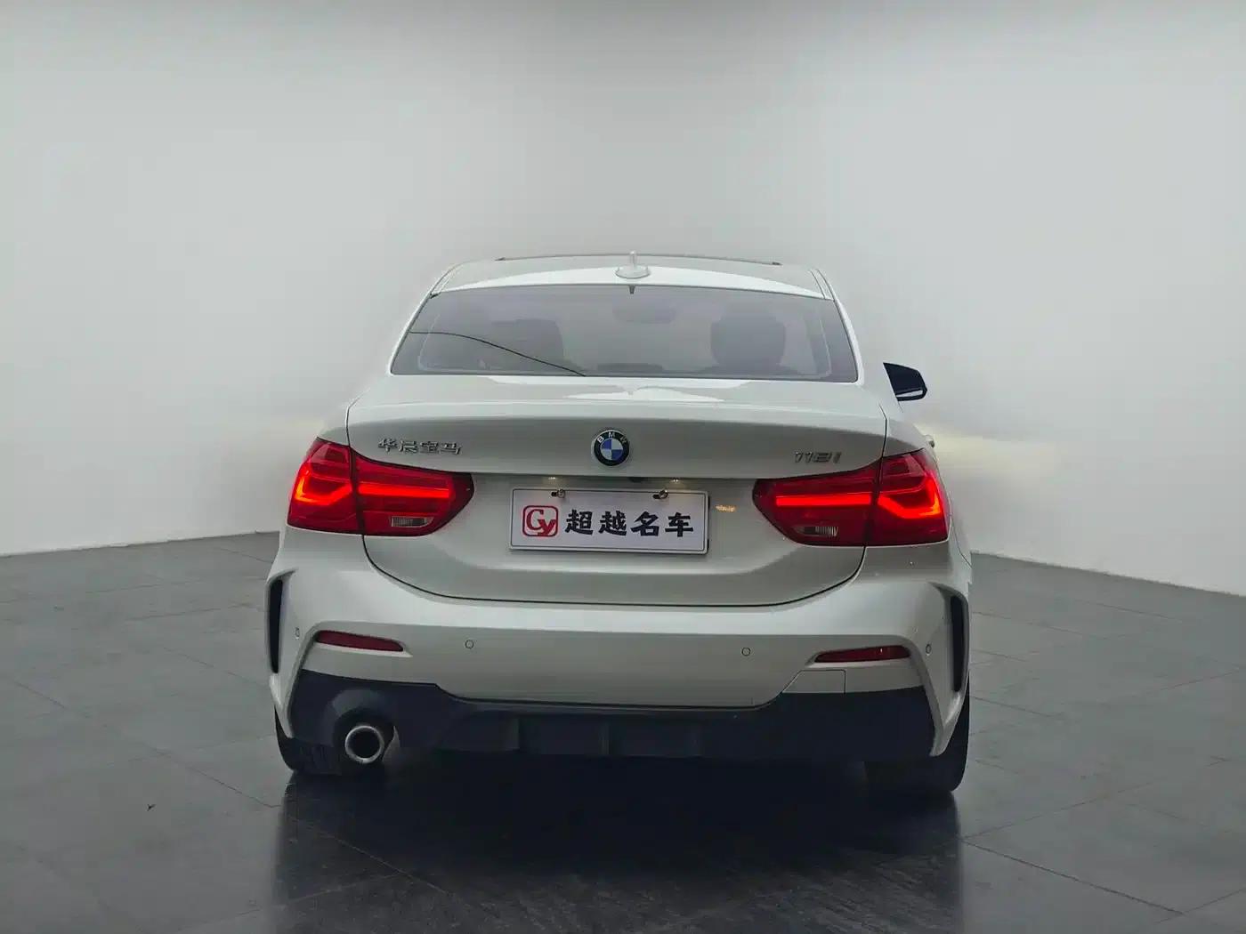 2019 BMW 1 Series 118i M Sport Package — миниатюра 14